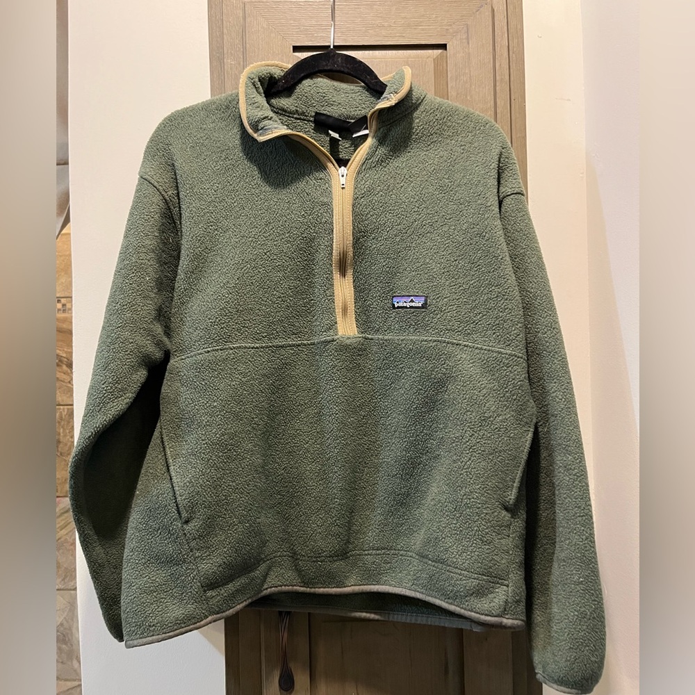 Patagonia synchilla pullover green with tan accents